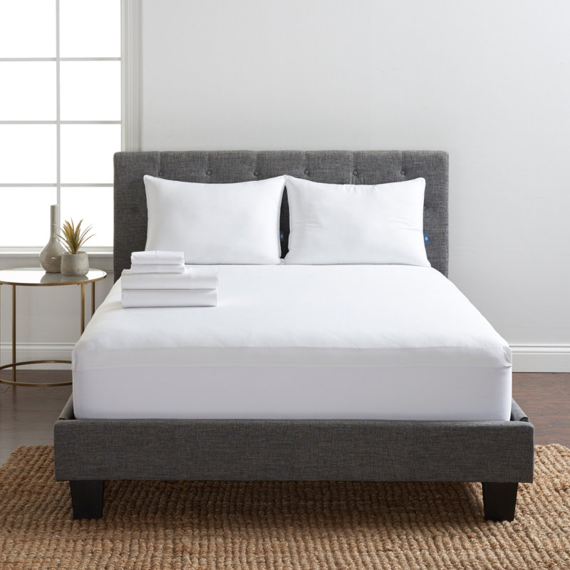 Serta Classic Bedding Bundle, Full Mattress Protector + 3 Additional Pcs.