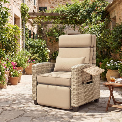 Fauteuil inclinable d'extérieur en osier, dossier et repose-pieds réglables avec table d'appoint, brun