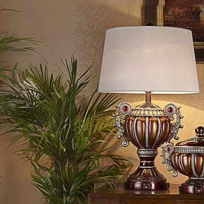 Lampe de table en forme d'urne