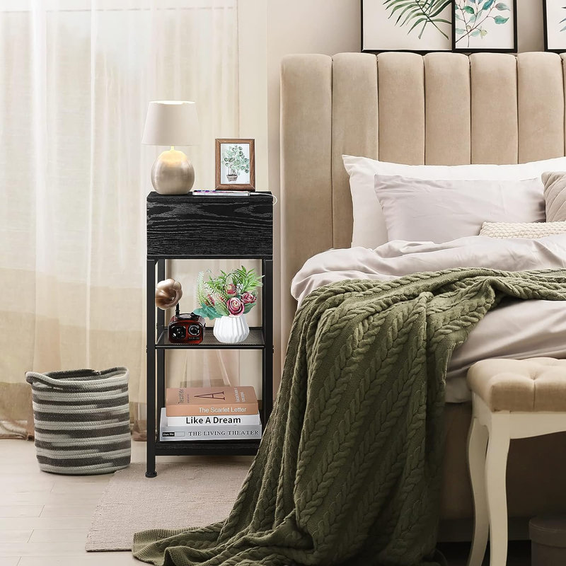 Table d'appoint Rivertol avec rangement et prises intégrées, Noir, H 28,7 po x l 12,6 po x P 12,6 po