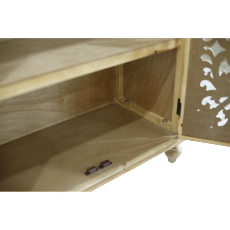Buffet décoratif avec 4 portes - Buffet de rangement. Conception vieillie, pour vestibule à 4 portes pour différentes pièces. Fait à la main, finition, magnifique
