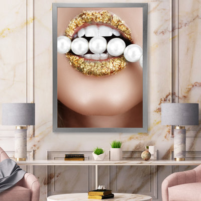 " Gold Leaf Mouth With Pearls "