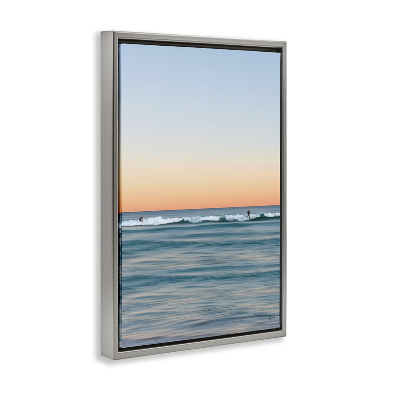 Cadre flottant incomparable Surfers Catching Waves, design par Renel Peters, Cadre flottant gris lustré, H 25 po x l 17 po