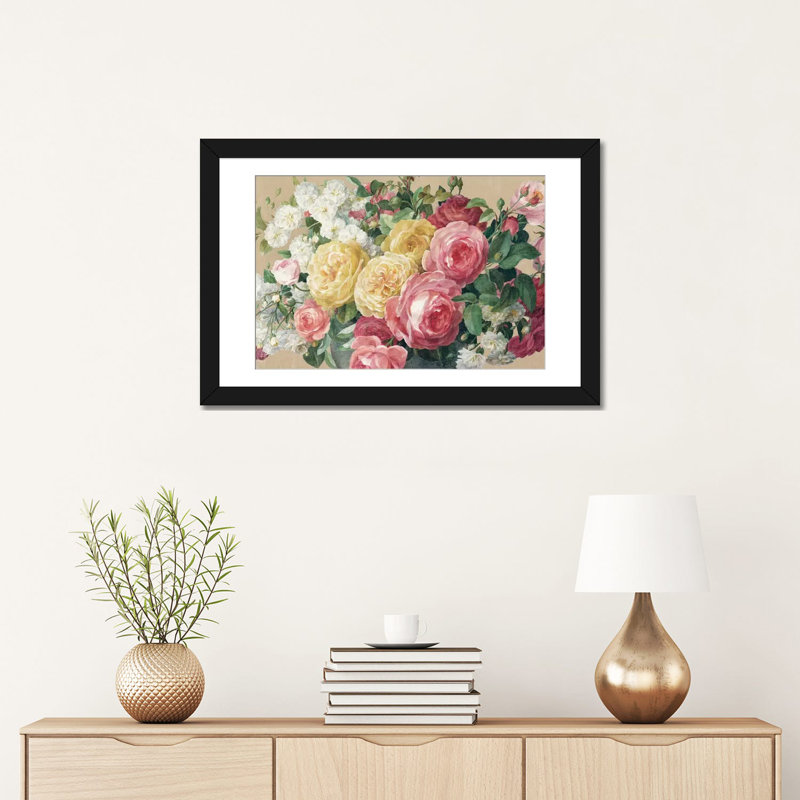Reproduction d’art sur toile tendue, "roses antique" dans le zoom, H 24 po x l 16 po x P 1 po, Papier beaux-arts encadré noir