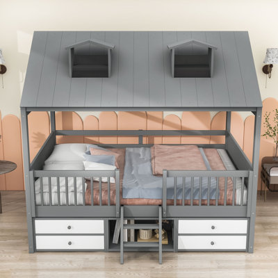 Enchanteur lit en bois avec lanterneaux et échelle