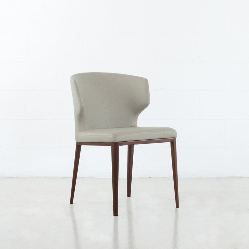 Chaise d'appoint rembourrée Belby, Taupe, Noyers