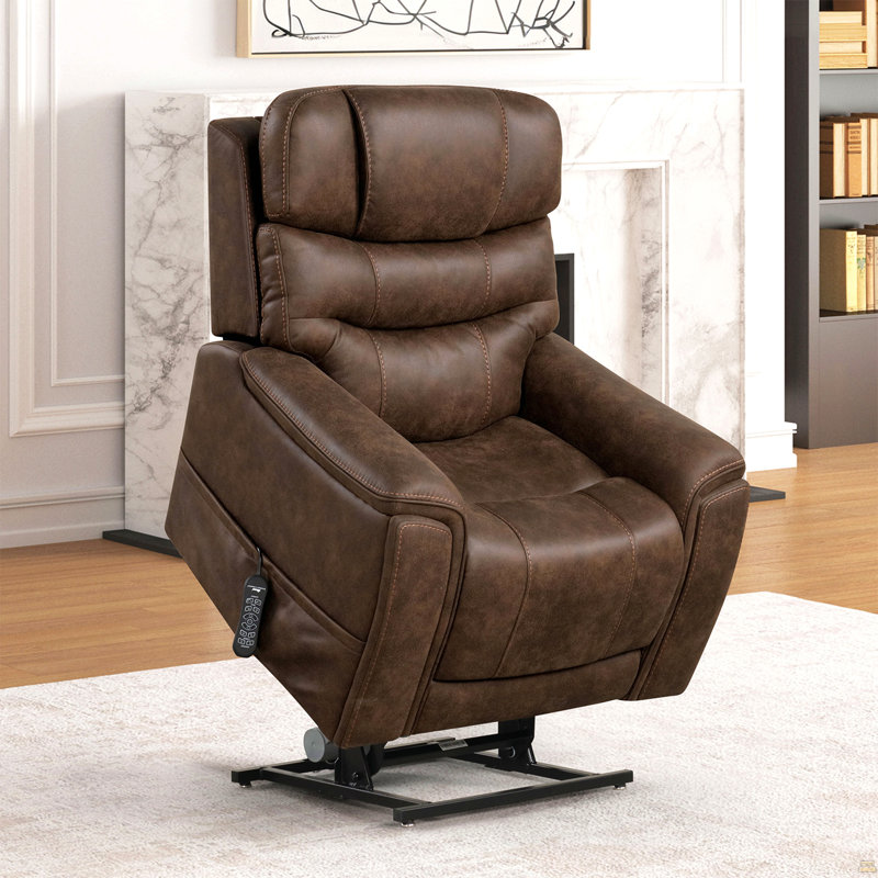Fauteuil relevable de style transitionnel noyer