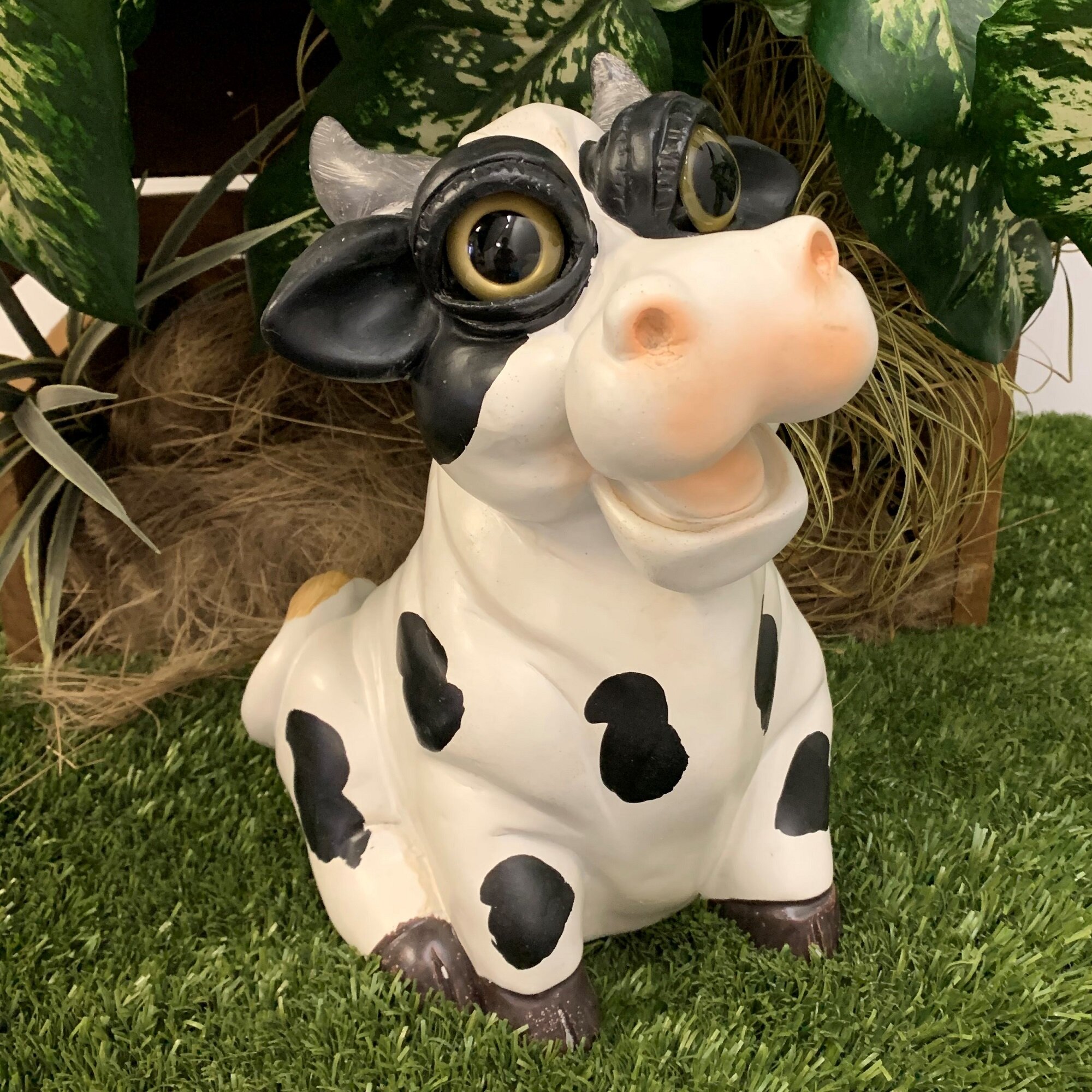 Design Toscano The Grand-Scale Wildlife Holstein Cow Statue