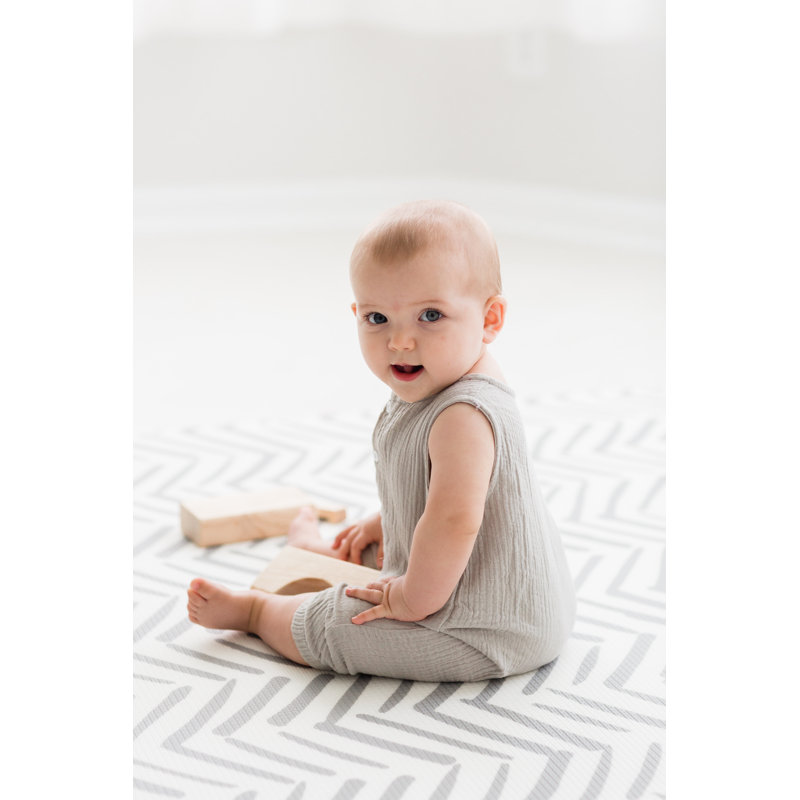 Reversible Dash + Diamond Foam Playmat, Gray