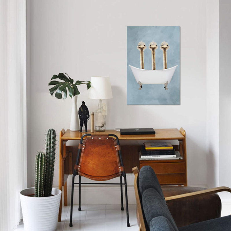 «Ostriches In Bathaign» par Coco de Paris, impression sur toile tendue, H 12 po x l 8 po x P 0,75 po, Toile tendue