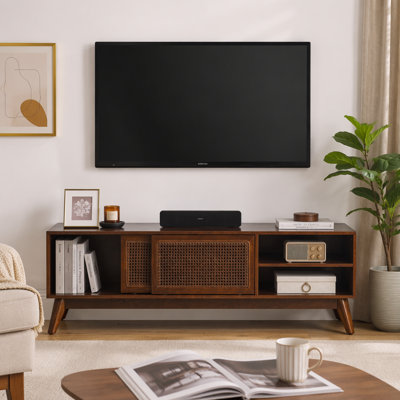 Meuble télé 59 po en rotin de style Mid-Century moderne pour téléviseur de 65 po, meuble audio-vidéo, console multimédia pour le salon, pieds en bois massif et portes d'armoire en rotin - bois foncé