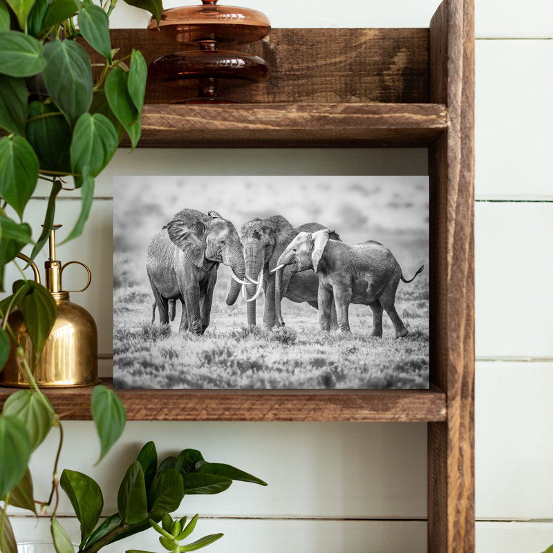 «Majestic Elephant Family», art mural contemporain, 12" H x 18" W
