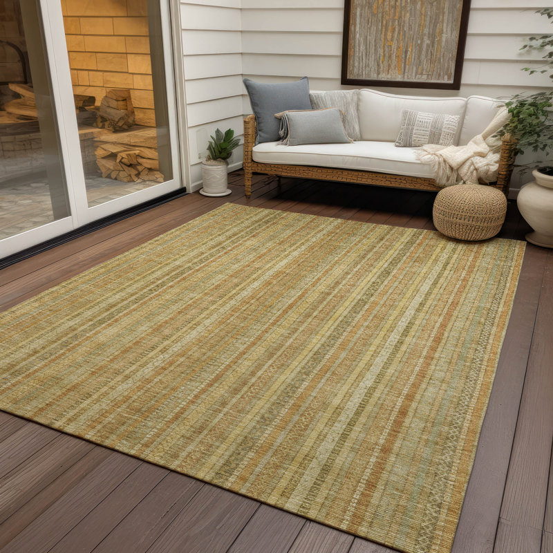 Tapis intérieur / extérieur doré Emberith, 5' x 7'6"