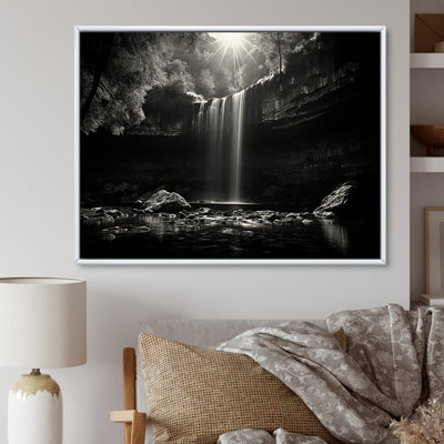 Cascade, paysage de falaise I