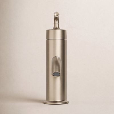 Purist Single-Hole Bathroom Faucet with Drain