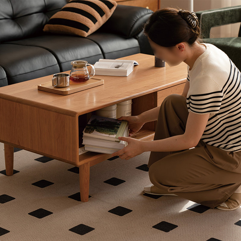 Meuble télé de style moderne jumelé à une table basse