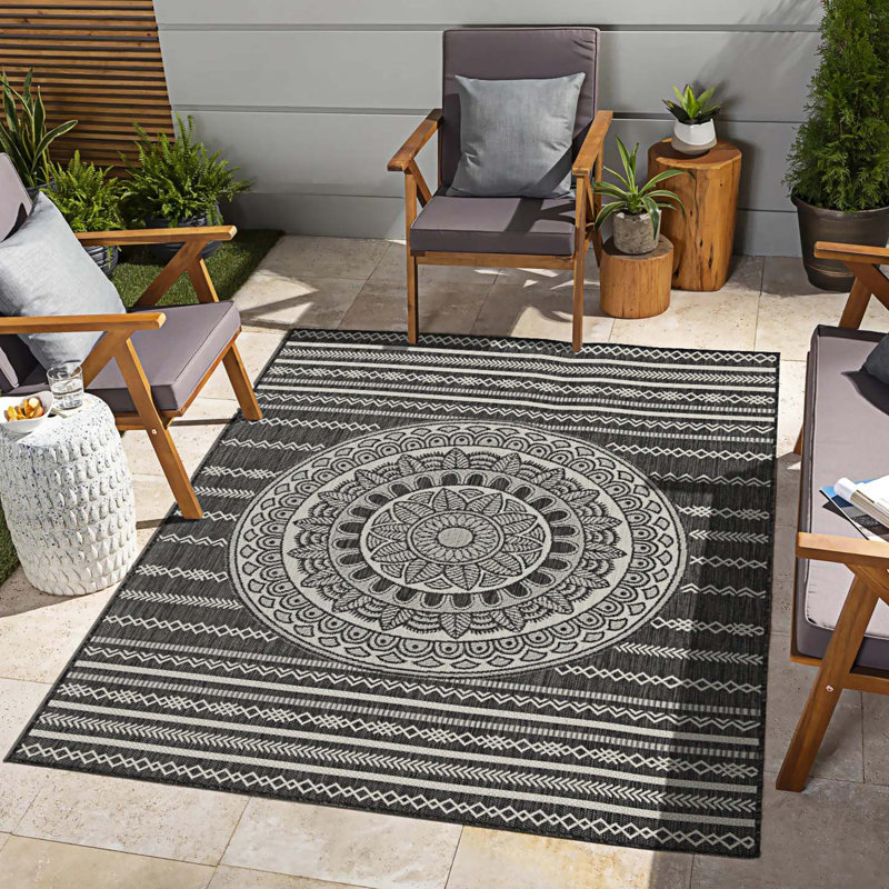 Classic Elegance Indoor/Outdoor Area Rug, Rectangle 7'10" x 10'3"