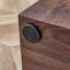 Table basse 12 x 12 x 20 pouces en bois de noyer et bois aggloméré - Design luxueux (table basse incluse seulement)