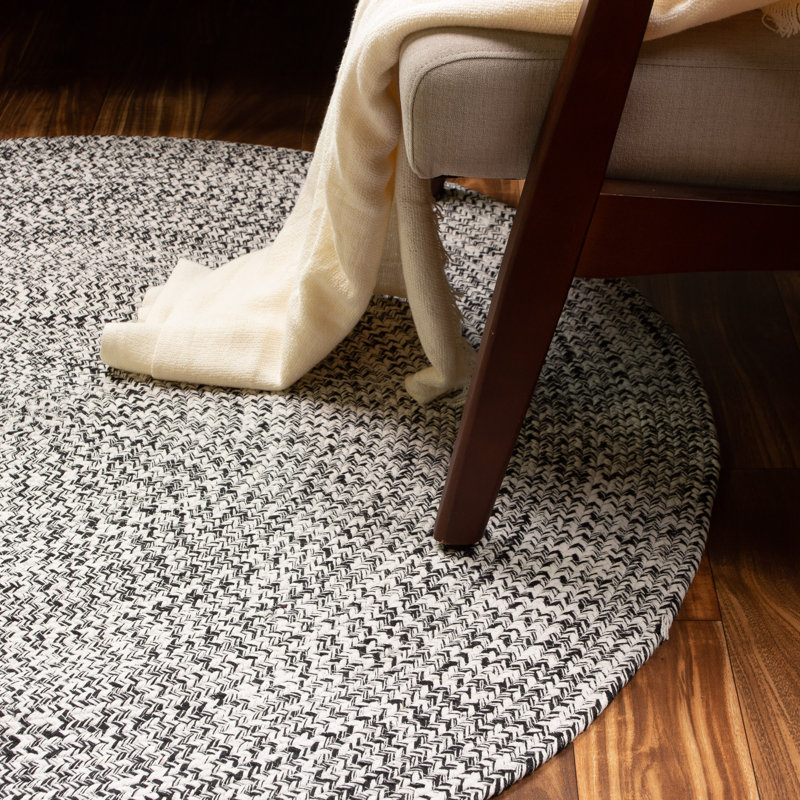Ociuso Braided Black and White Farmhouse  Area Rug, Round 6'