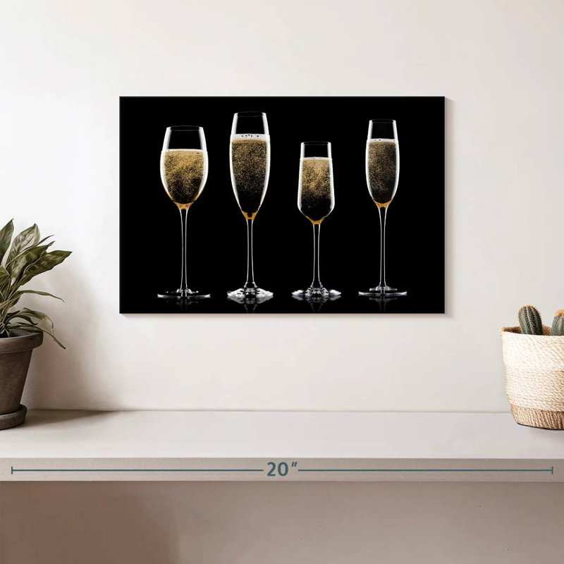 Quatre verres à champagne Yarlin, H 8 po x l 12 po
