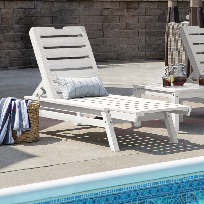 Jiwoo Outdoor Chaise Lounge, White
