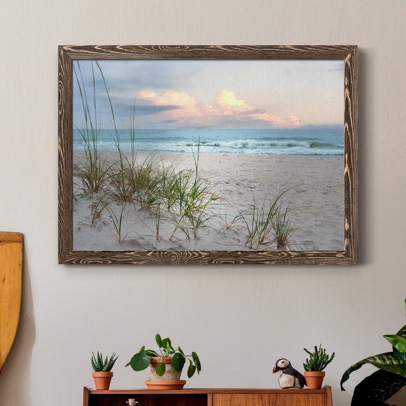 Beach Driftwood - reproduction de photo sur toile, H 31,5 po x l 23,5 po x P 1,5 po, Noyer
