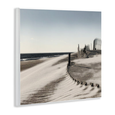 "Rippled Beach Fence", art mural sur bois par Noah Bay