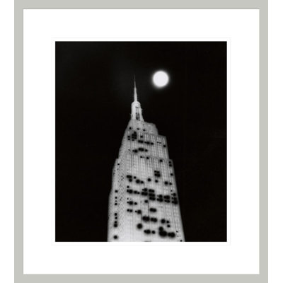 Empire State Bldg. par Weegee - Impression giclée encadrée