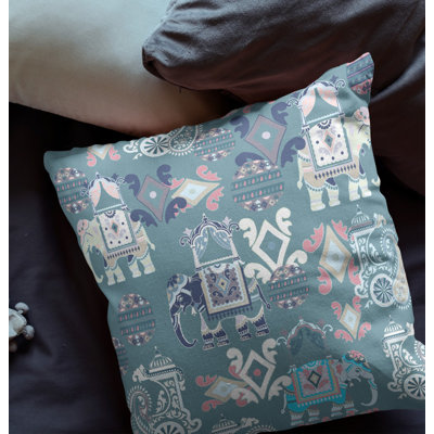 Coussin 18 po x 18 po Broadcloth
