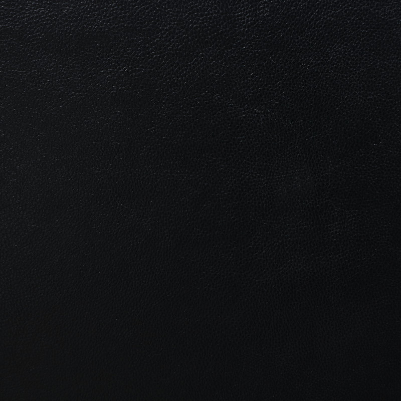 Canapé d'angle électrique double en cuir noir, avec surpiqûres contrastées et console de rangement pour recharger les appareils. Créez une ambiance lounge relaxante grâce à son siège inclinable en cuir pleine fleur noir. Un véritable cocon de confort.