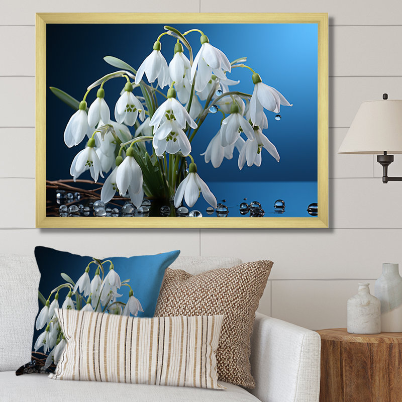 «Winter Snowdrop Flower», photographie sur toile, Cadre doré simple, H 16 po x l 32 po x P 1 po