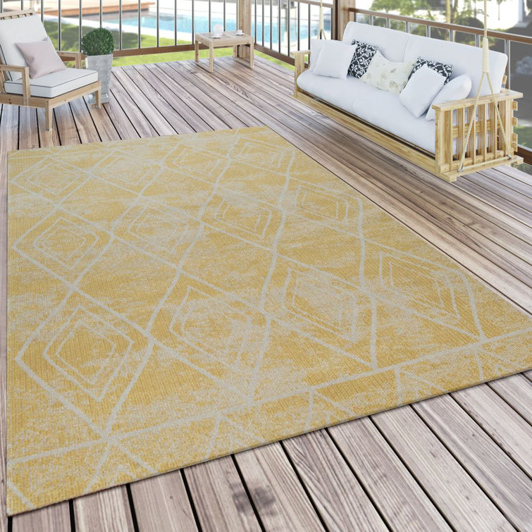 Leila Geometric Indoor / Outdoor Area Rug
