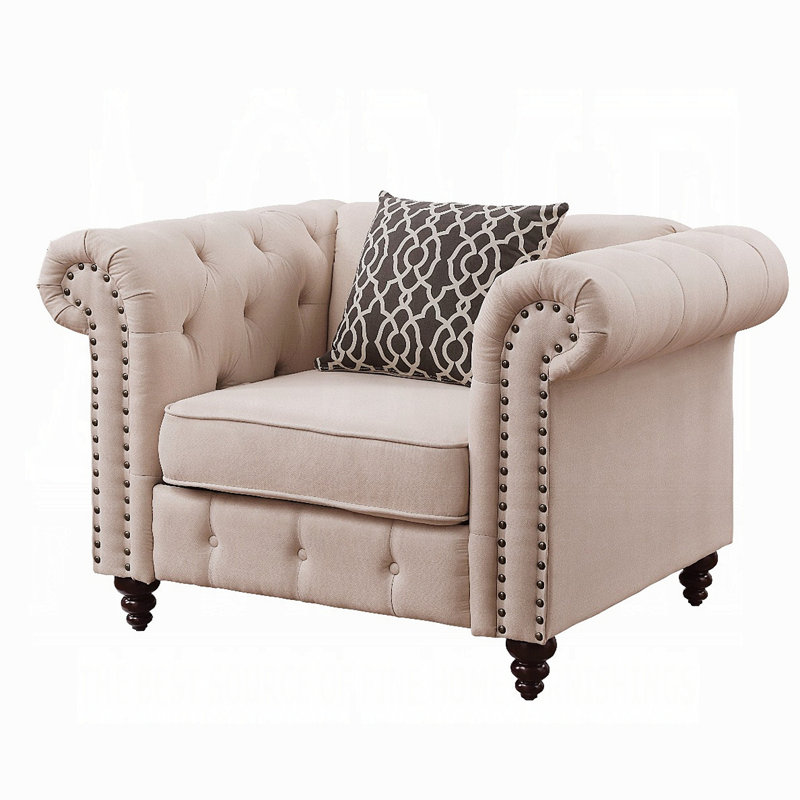 Fauteuil d'appoint capitonné beige avec coussin