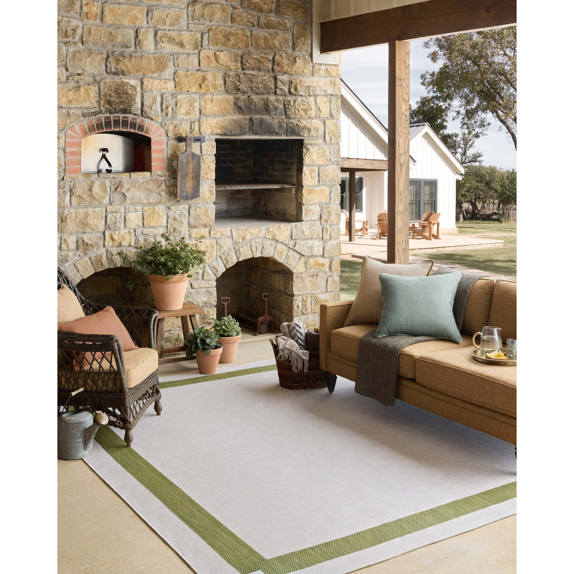 Loloi Easton Green / Ivory Indoor / Outdoor Area Rug, Rectangle 6'7" x 9'4"