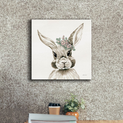 Toile épique «Baby Bunny With Crown» par Yvette St. Amant