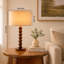 Lampe de table effilée en bois de noyer massif 17,5 "avec abat-jour tambour en lin, lampe de chevet moderne avec base E26 pour chambre à coucher, salon-1180501228