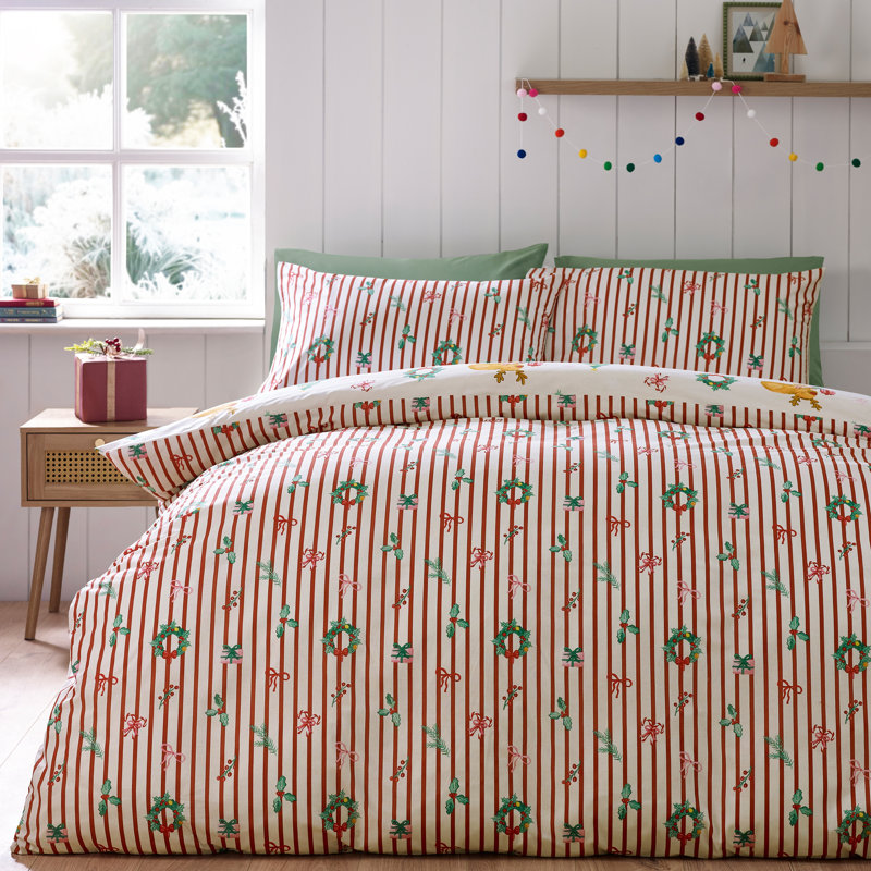 Capybara Christmas Reversible Duvet Cover Set, Cot Bed / Toddler Bed (120 x 150 cm)