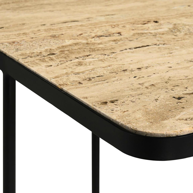Table d'appoint en travertin et noir avec base inclinée, design moderne contrastant pour des intérieurs sophistiqués