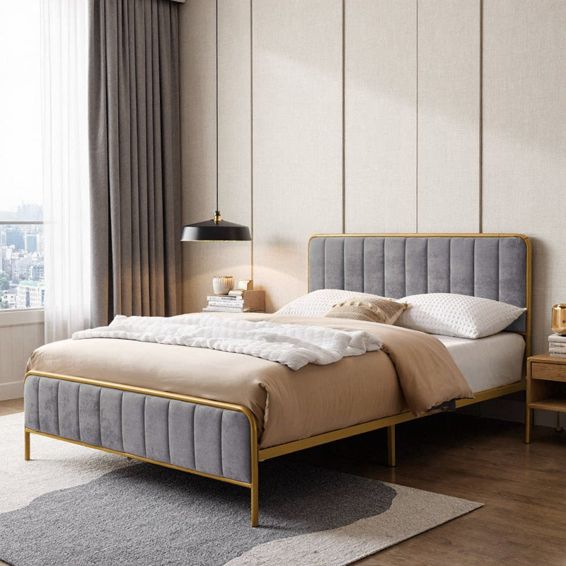 Structure de lit rembourrée avec tête de lit en velours capitonnée | Lit plateforme moderne en tissu doux | Aucun sommier tapissier requis