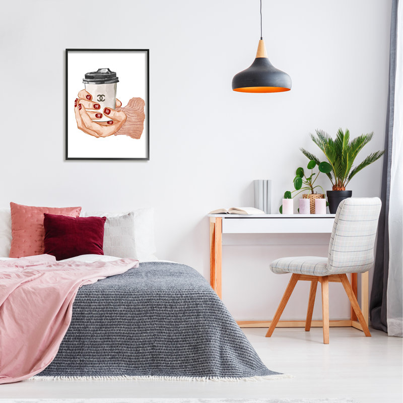Mains tenant une tasse de café, L 24 po x H 24 po, Giclée encadrée noir minuit
