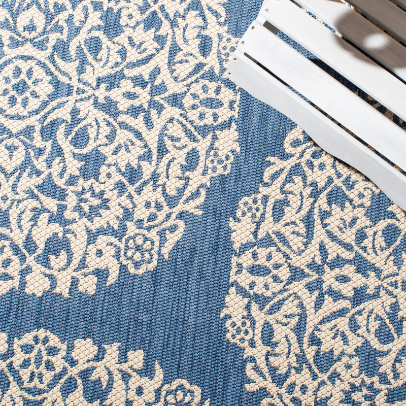 Holms Performance Damask Indoor/Outdoor Area Rug, Rectangle 5'5" x 7'7"
