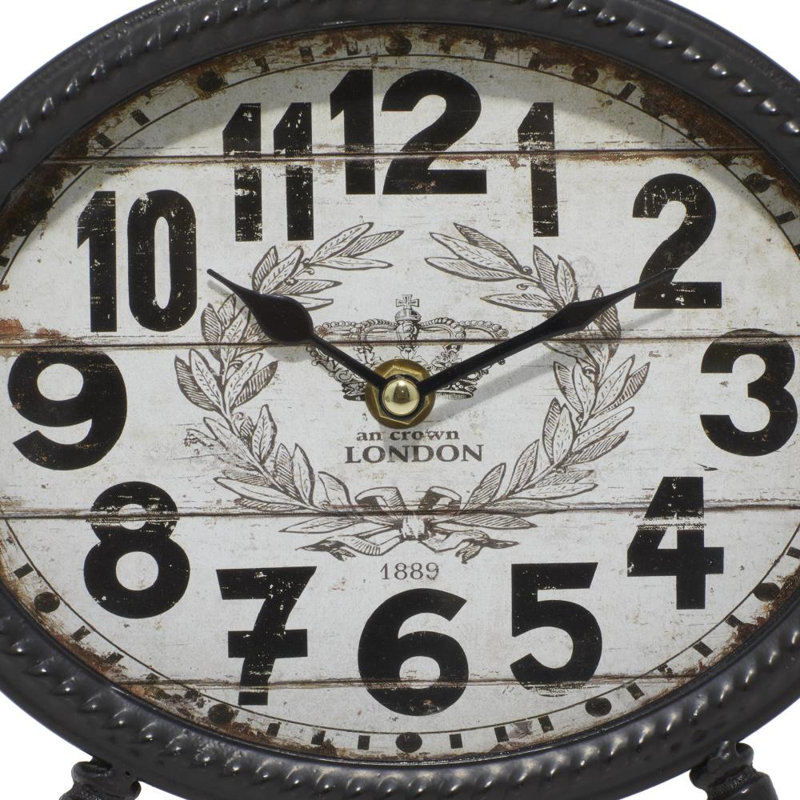 Horloge noire en métal
