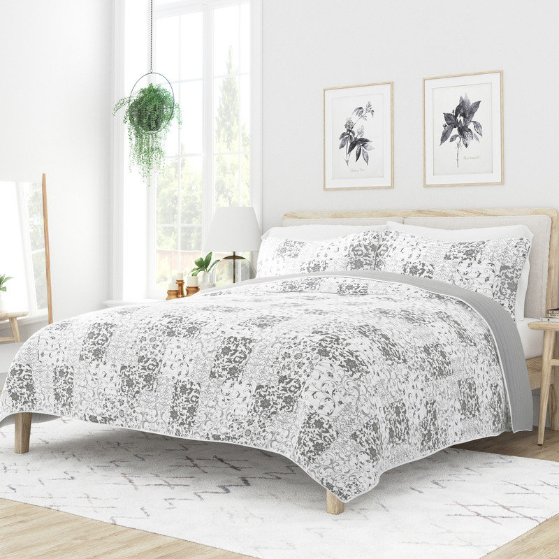 Light Gray Twin Reversible Microfiber Quilt Set with Shams
