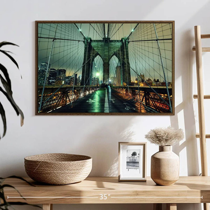 Brooklyn Bridge Nightfall, 25 po x 17 po, Cadre flottant en noyer