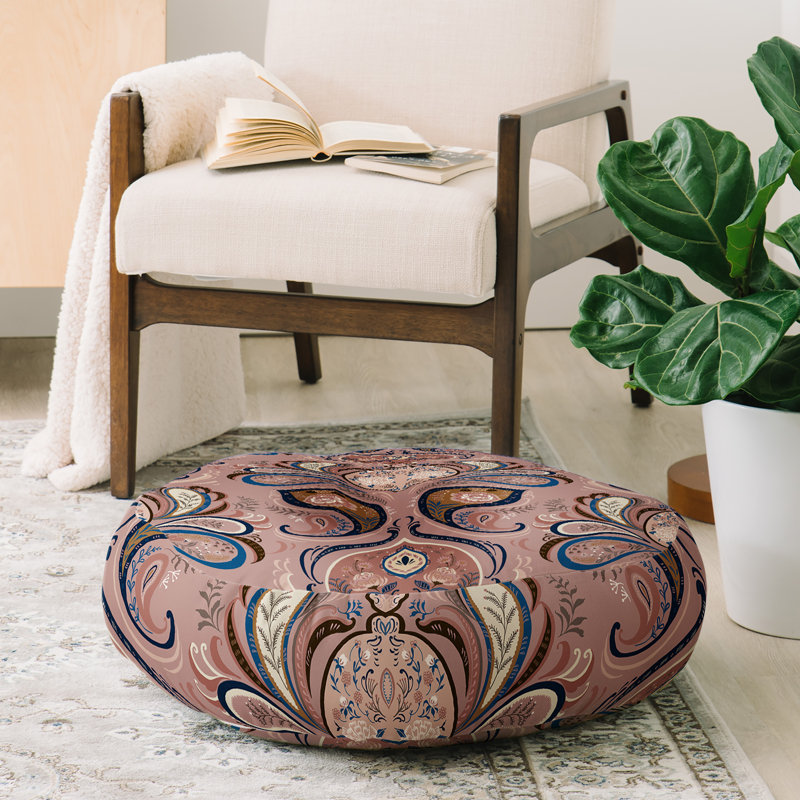 Coussin de plancher damasks pimlada phuapradit paisleys