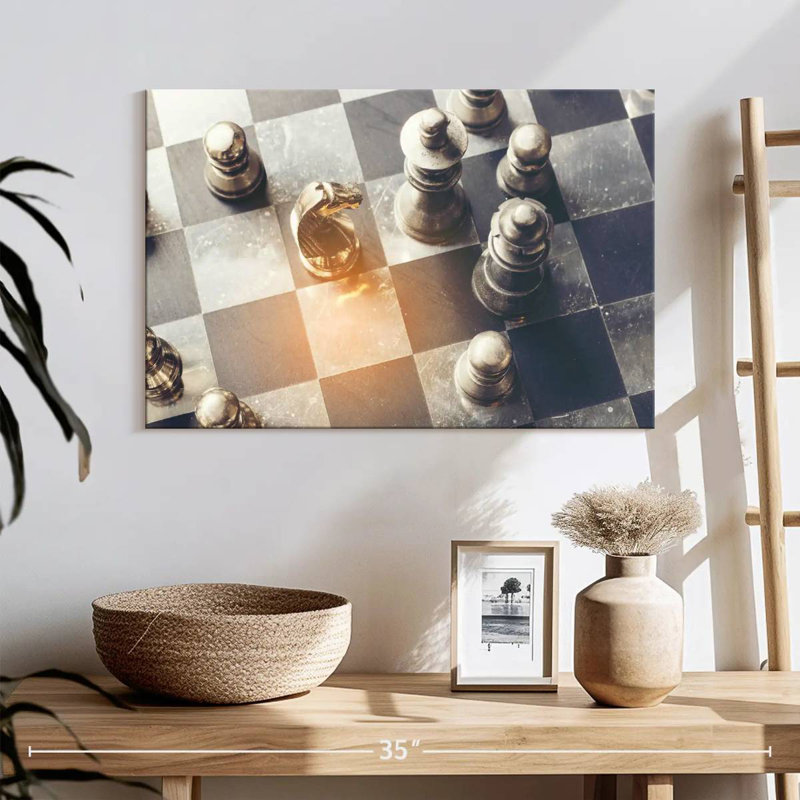 Chess Knight Aglow, H 16 po x l 24 po