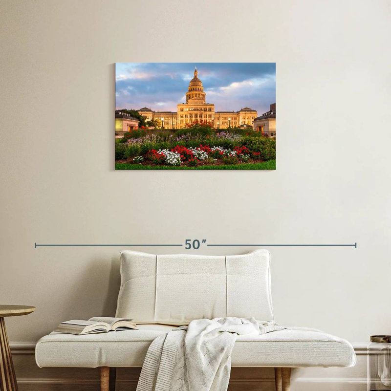 Nicci, Texas State Capitol, H 20 po x l 30 po