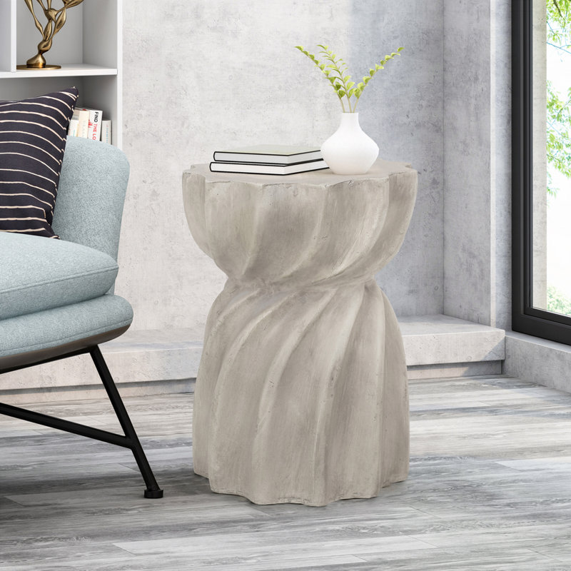Table d'appoint d'extérieur en béton léger