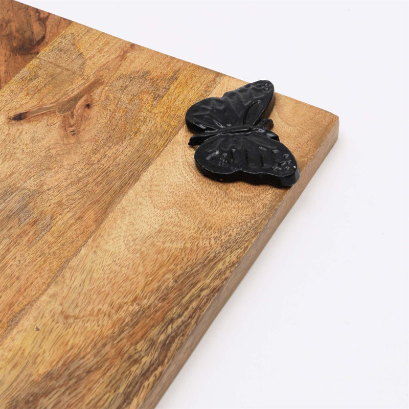 Élégant plateau en bois en forme de papillon pour un service durable et élégant, parfait pour toute occasion et tout décor.