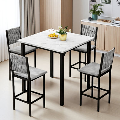 Ensemble de table de salle à manger 5 pièces avec table à hauteur de comptoir et 4 tabourets de bar, ensemble de salle à manger de cuisine moderne en faux marbre avec chaises rembourrées, ensemble de salle à manger compact pour petits espaces